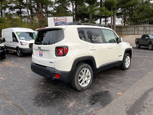 Used 2019 Jeep Renegade Latitude w/ Cold Weather Group image 6