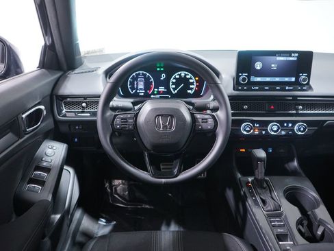 Used 2025 Honda Civic Sport image 11