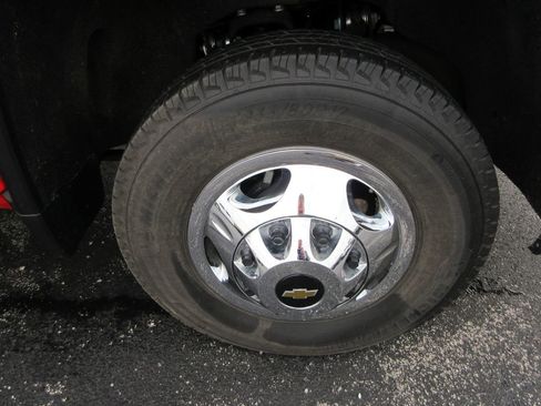 Used 2022 Chevrolet Silverado 3500 LT image 9