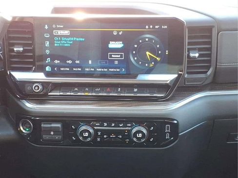 Used 2025 Chevrolet Silverado 1500 LT image 13