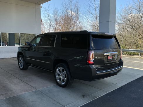 Used 2019 GMC Yukon XL Denali w/ Denali Ultimate Package image 20