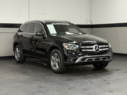 Used 2022 Mercedes-Benz GLC 300 image 2