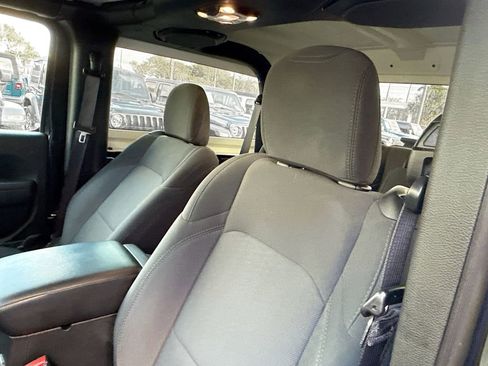 Used 2022 Jeep Wrangler Willys image 21