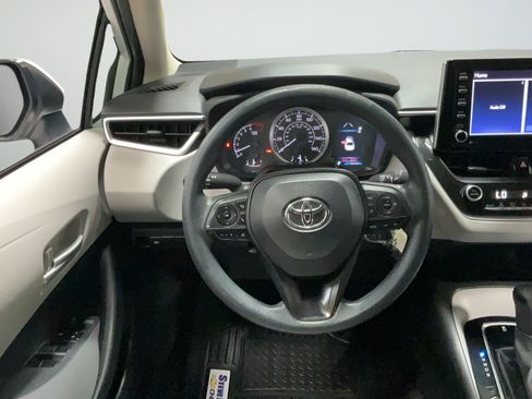 Used 2021 Toyota Corolla LE FWD image 15