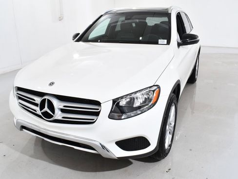 Used 2018 Mercedes-Benz GLC 300 4MATIC image 2