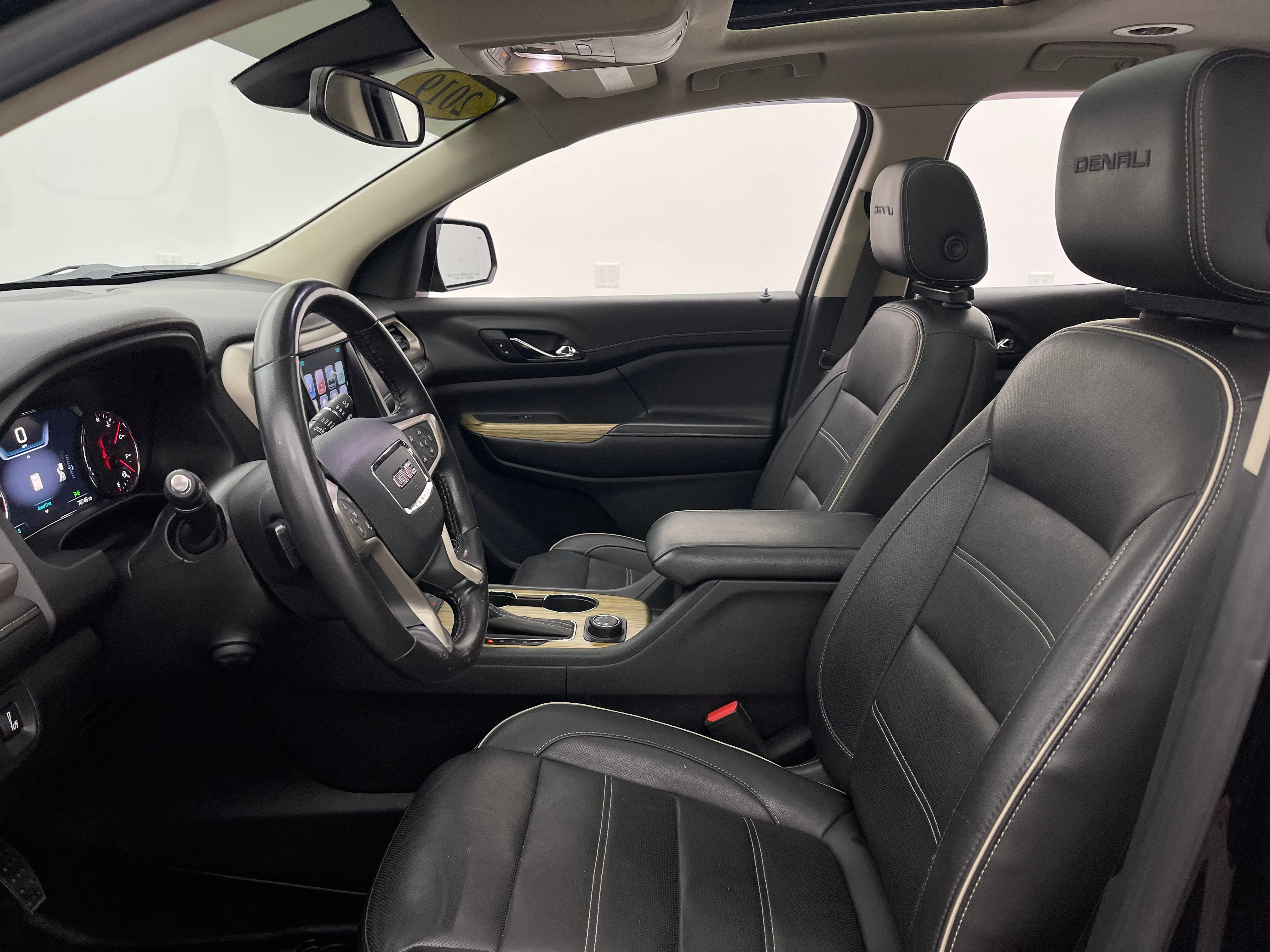 Used 2019 GMC Acadia Denali w/ Technology Package AWD/4WD image 17