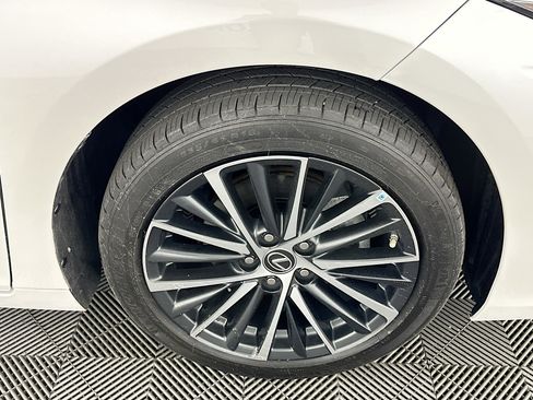 Used 2024 Lexus ES 350 w/ Premium Package image 11
