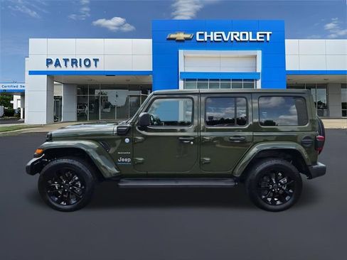 Used 2024 Jeep Wrangler Unlimited Sahara w/ Technology Group AWD/4WD image 7