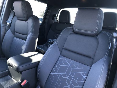 New 2026 Nissan Frontier SV image 21