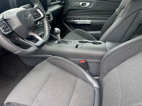 Used 2025 Ford Mustang Coupe RWD image 11