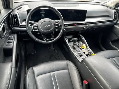 Used 2024 Kia Sorento S w/ Panoramic Sunroof Package FWD image 11