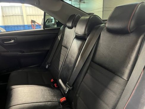 Used 2017 Toyota Camry SE FWD image 19