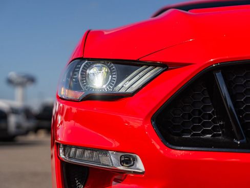 Used 2018 Ford Mustang GT Premium w/ GT Performance Package RWD image 11