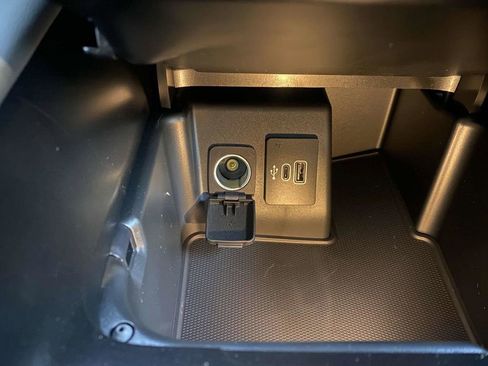 Used 2025 Ford Explorer Active RWD image 26