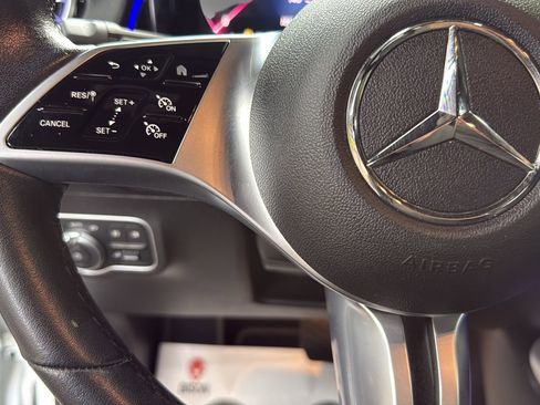 Used 2024 Mercedes-Benz GLB 250 image 16