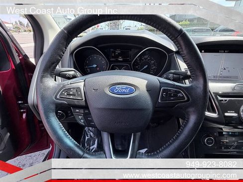 Used 2017 Ford Focus Titanium FWD image 12