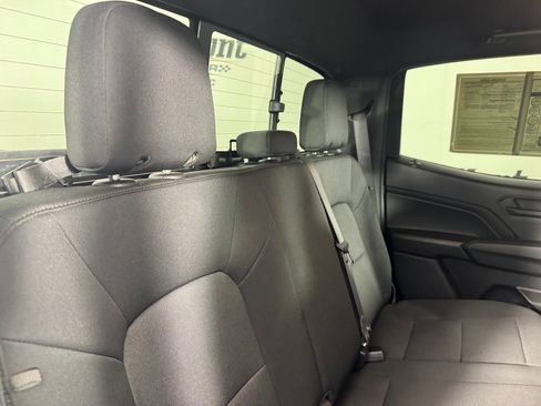 Used 2025 Chevrolet Colorado Trail Boss AWD/4WD image 28