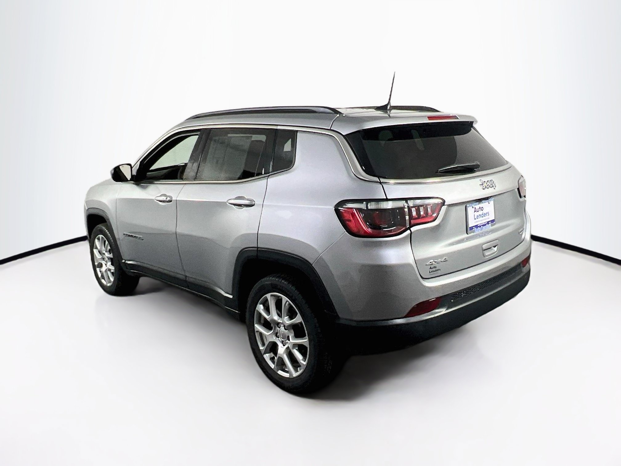 Used 2023 Jeep Compass Latitude AWD/4WD image 7