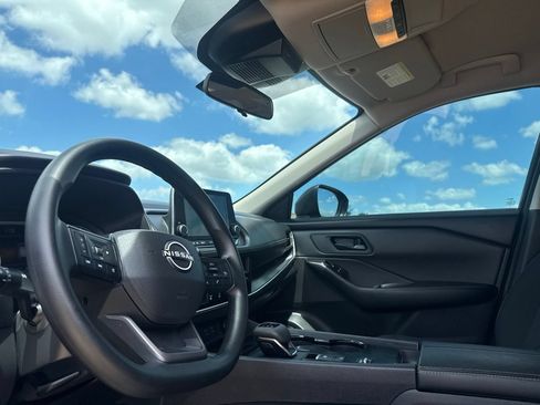 Used 2026 Nissan Rogue S FWD image 39