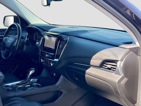 Used 2021 Chevrolet Traverse Premier FWD image 32