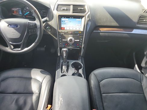 Used 2018 Ford Explorer Limited w/ Equipment Group 301A image 23