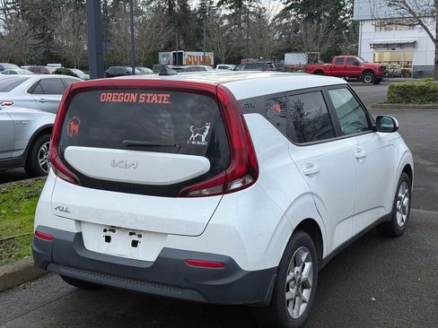 Used 2022 Kia Soul LX w/ Technology Package image 5