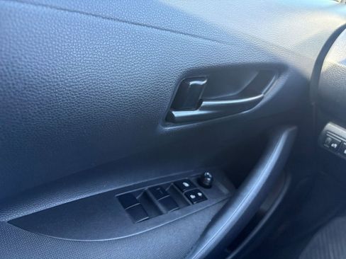 Used 2025 Toyota Corolla LE image 18