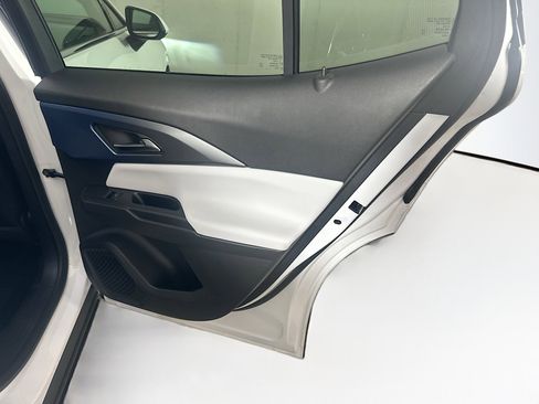 Used 2025 Chevrolet Equinox EV LT FWD image 30