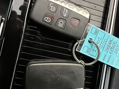 Used 2020 Jaguar F-PACE Premium image 37