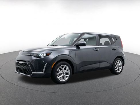 Used 2025 Kia Soul LX w/ LX Technology Package FWD image 3