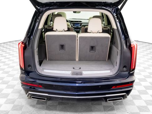 Used 2021 Cadillac XT6 Premium Luxury image 32