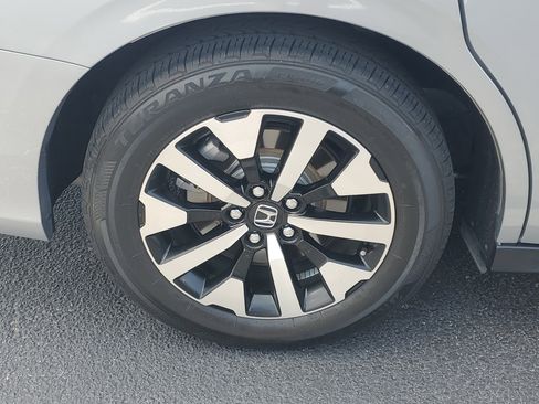 Used 2025 Honda Odyssey EX-L image 7