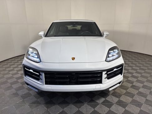 Used 2024 Porsche Cayenne image 8