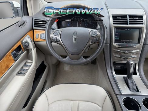 Used 2013 Lincoln MKX FWD image 11