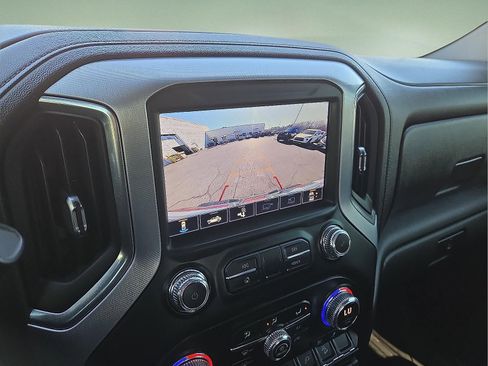 Used 2022 GMC Sierra 3500 SLT w/ SLT Convenience Package image 17