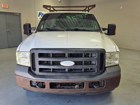 Used 2006 Ford F250 XL RWD image 2