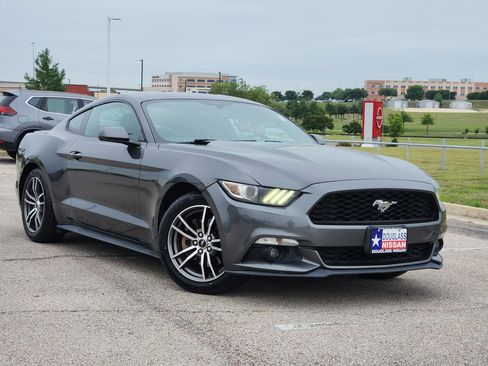 Used 2017 Ford Mustang Coupe RWD image 1