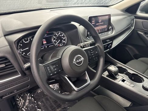Used 2024 Nissan Rogue S image 13