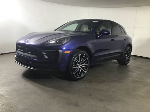 Certified 2026 Porsche Macan AWD/4WD image 1