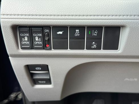 Used 2018 Honda Odyssey EX-L image 18