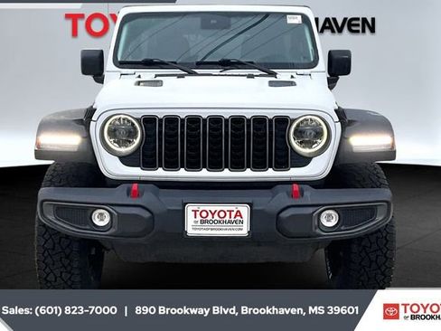 Used 2025 Jeep Wrangler Unlimited Rubicon image 3