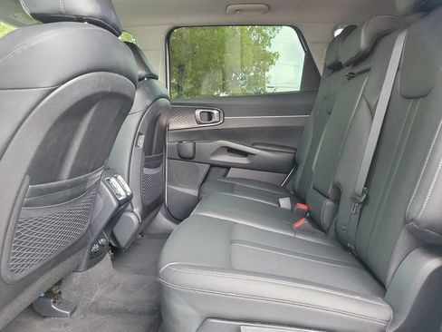 Used 2023 Kia Sorento S w/ Panoramic Sunroof Package FWD image 13