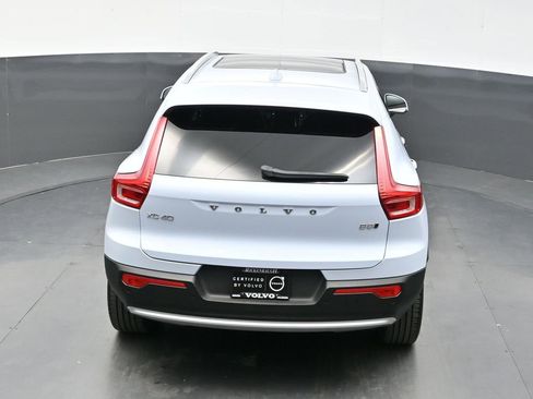 Used 2025 Volvo XC40 B5 Plus image 33
