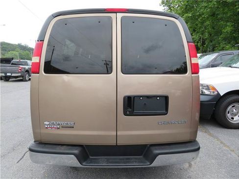 Used 2004 Chevrolet Express 3500 Extended Passenger w/ LS Preferred Equipment Group RWD image 15