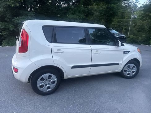 Used 2012 Kia Soul FWD image 7