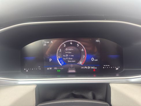 Used 2025 Volkswagen Taos SE AWD/4WD image 18