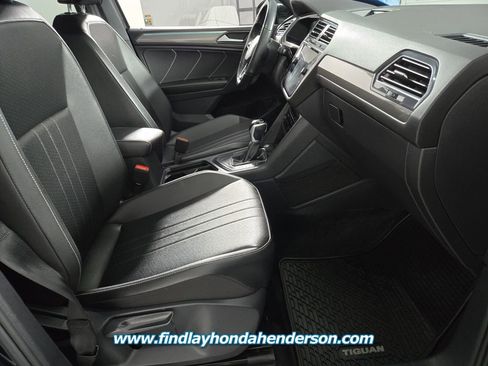 Used 2022 Volkswagen Tiguan SE R-Line image 23
