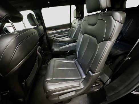 Used 2024 Jeep Grand Cherokee L Limited w/ Luxury Tech Group II image 30