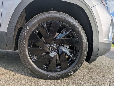 New 2026 Volkswagen Atlas SE FWD image 12