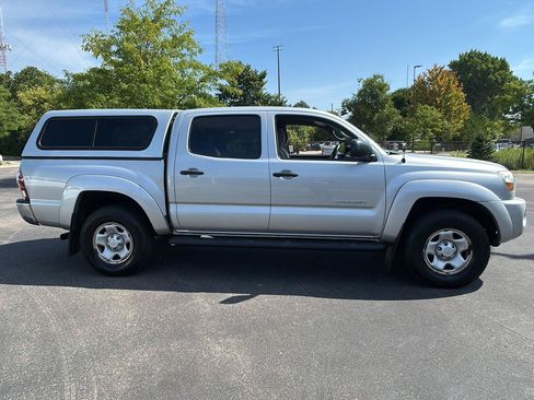 Used 2011 Toyota Tacoma 4x4 Double Cab w/ SR5 Pkg #2 image 10